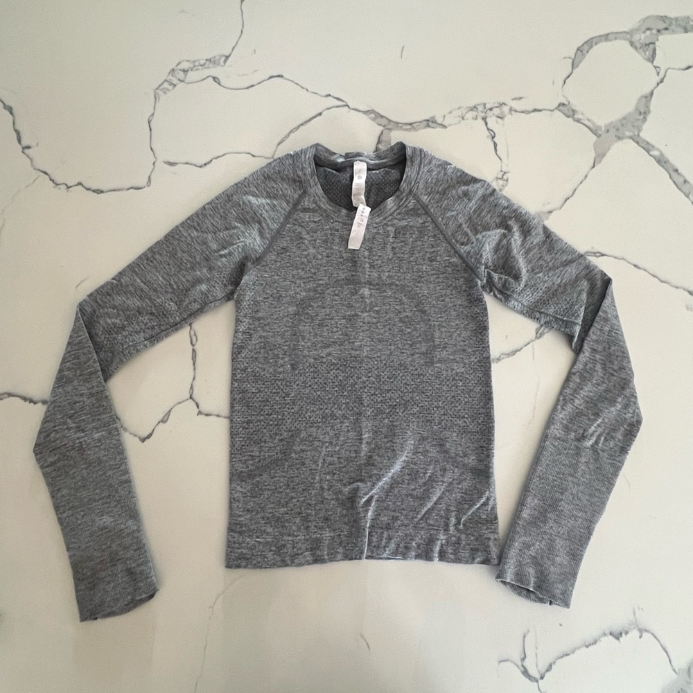 Lululemon top